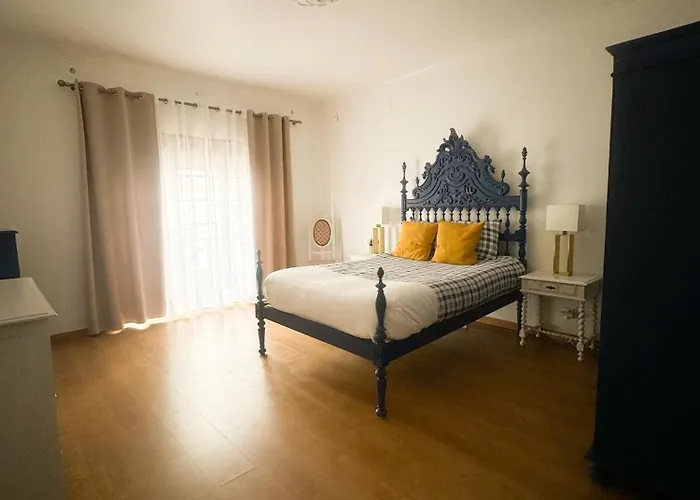 Offshore Rustic House Peniche