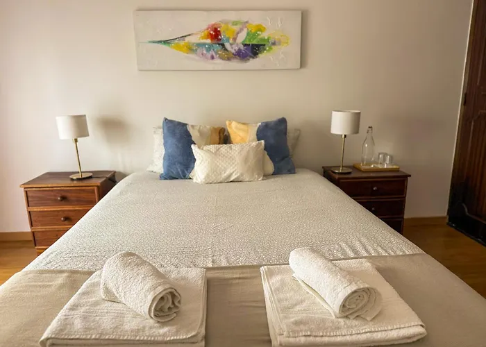 Offshore Rustic House Pansiyon Peniche